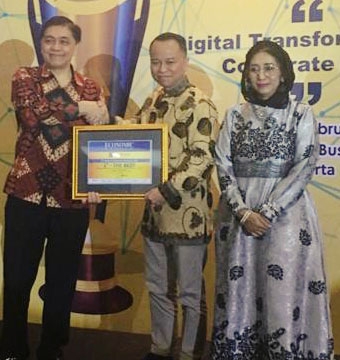 WOM Finance Raih Indonesia Corporate Secretary & Communication Award V 2020