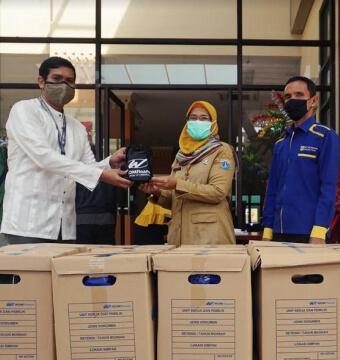 Dukung Anak-Anak Sehat, WOM Finance Donasi Multivitamin di Tengah Pandemi