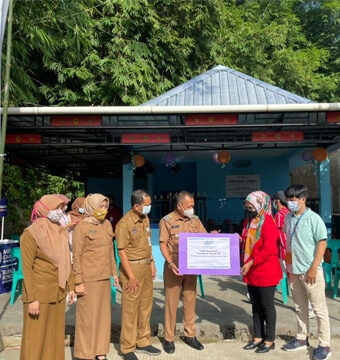 Peduli Kesehatan Masyarakat, WOM Finance Renovasi Posyandu