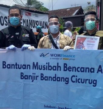 WOM Finance Salurkan Bantuan Warga Terdampak Banjir Bandang Sukabumi